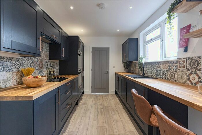 6 Bedroom Terraced House To Rent In Stoke Hill, Exeter, Devon, EX4