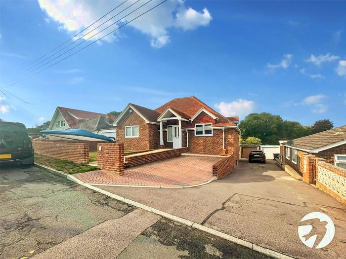 4 Bedroom Bungalow To Rent In Walmers Avenue, Higham, Rochester, Kent, ME3