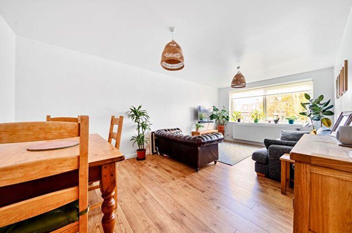 2 Bedroom Flat For Sale In Main Road, Sidcup, DA14