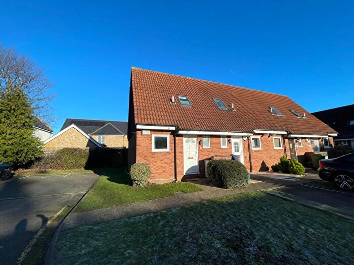 1 Bedroom End Of Terrace House For Sale In Gainsborough Close, Beckenham, BR3