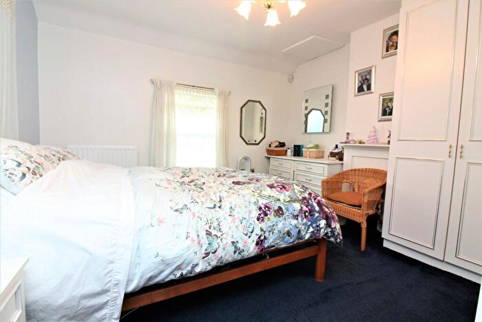 4 Bedroom Detached House For Sale In Astwick Road, Stotfold, Hitchin, SG5