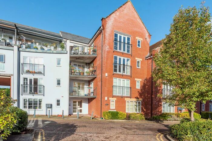 2 Bedroom Apartment To Rent In Wantage, Oxfordshire, OX12