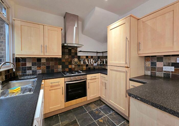 4 Bedroom Terraced House To Rent In Hazelwood Road, EN1