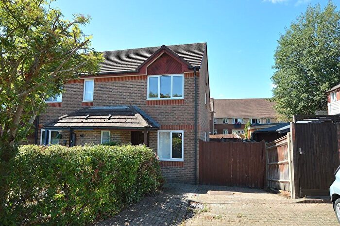 3 Bedroom End Of Terrace House For Sale In Sycamore Walk, Reigate, RH2