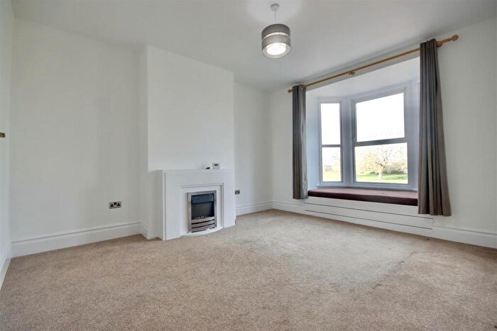 2 Bedroom Flat For Sale In Northern Parade, Portsmouth, PO2
