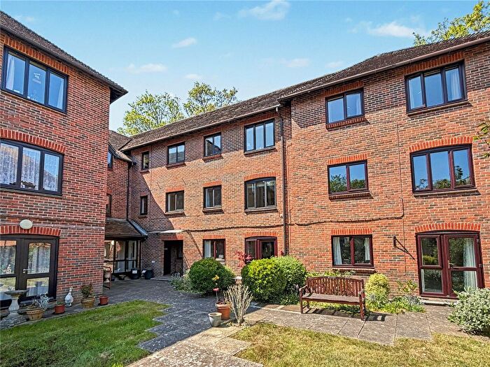 2 Bedroom Flat For Sale In Abbey Street, Farnham, Surrey, GU9