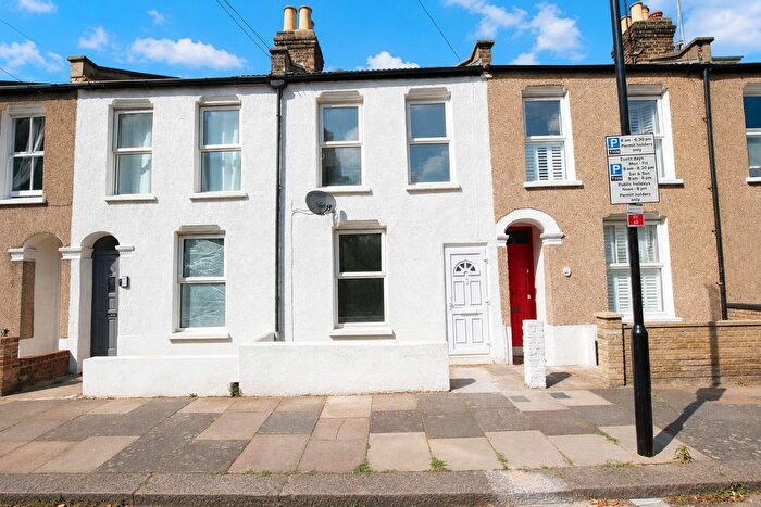 2 Bedroom Terraced House To Rent In Reform Row, Tottenham, London, N17