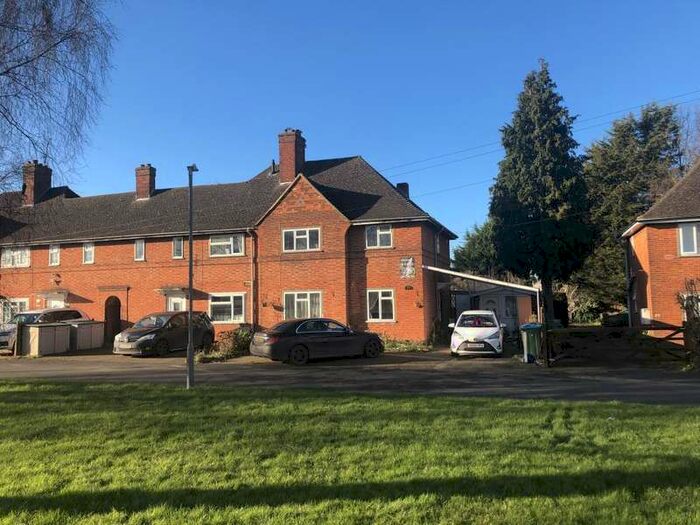 3 Bedroom End Of Terrace House To Rent In Elm Green, Aylesbury, HP21