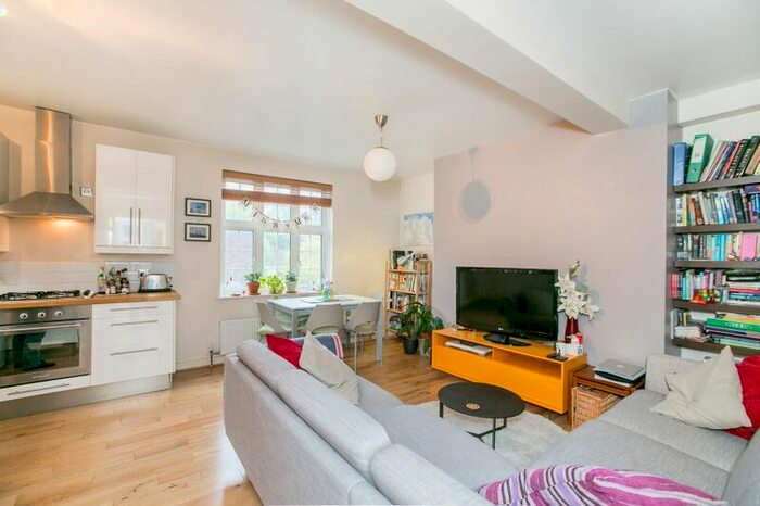 2 Bedroom Flat To Rent In Brook House, Cranleigh Street, NW1
