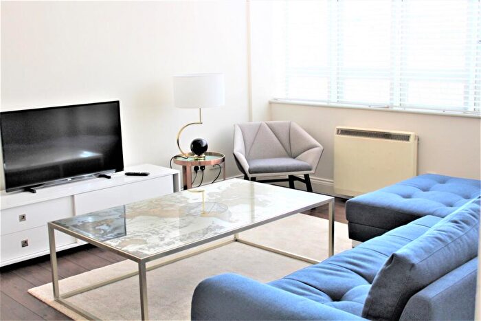1 Bedroom Apartment To Rent In Lawrence House, City Road, Clerkenwell, London, EC1V