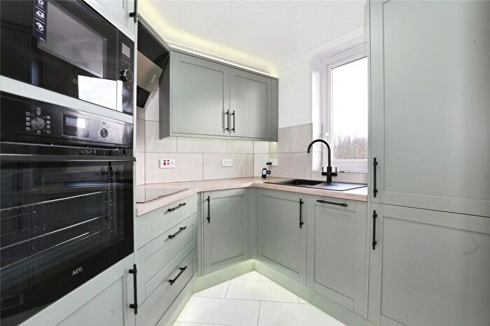 2 Bedroom Apartment For Sale In Townbridge Court, Northwich, CW8