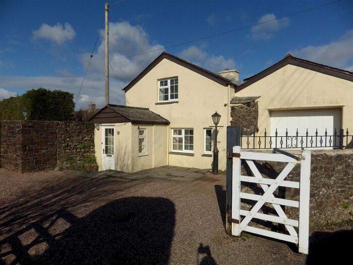 4 Bedroom Cottage To Rent In Holsworthy, Devon, EX22