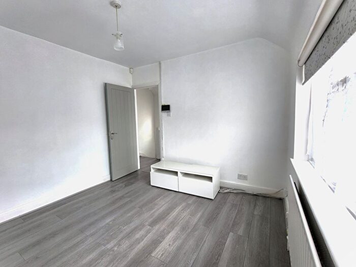 1 Bedroom Flat To Rent In Hazeltree Rd, Watford, WD24