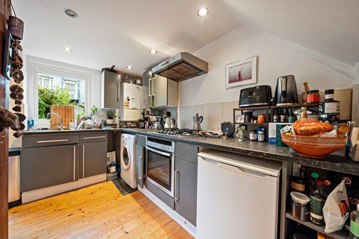 1 Bedroom Flat For Sale In Marlborough Road, London, N19