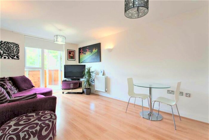 1 Bedroom Flat To Rent In Wenlock Street, Shoreditch, London, N1
