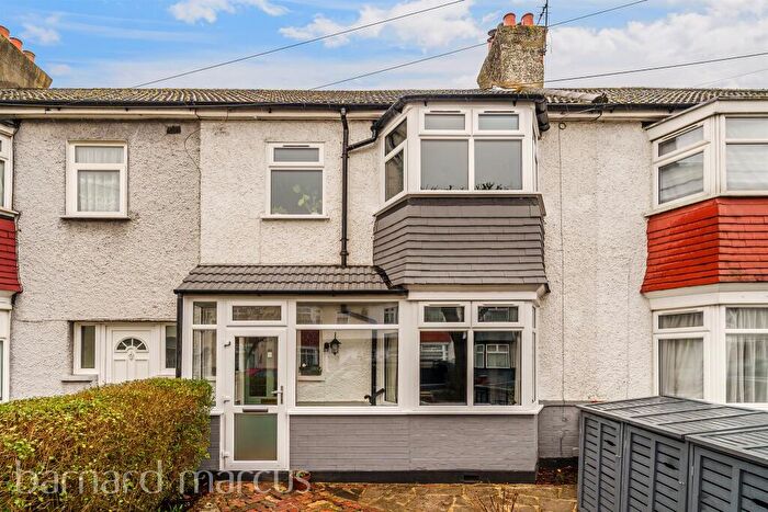 3 Bedroom Terraced House For Sale In Queens Road, New Malden, KT3