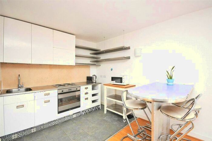 2 Bedroom Flat To Rent In Deals Gateway, SE13
