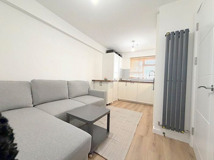 2 Bedroom Flat To Rent In Campden House, Harben Road, London, NW6