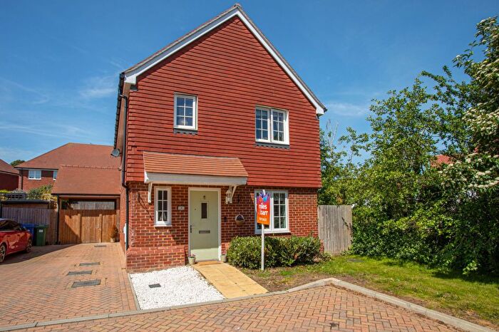 3 Bedroom Detached House For Sale In Arden Close, Faversham, Kent, ME13