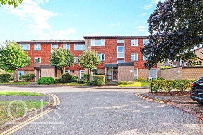 2 Bedroom Apartment To Rent In Anselm Close, Croydon, CR0