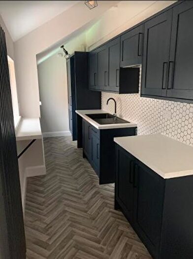 2 Bedroom Terraced House To Rent In Lonsdale Road, Nottingham, NG7