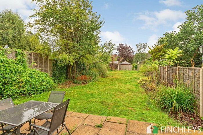 3 Bedroom Semi-Detached House For Sale In Ventnor Drive, Totteridge, N20