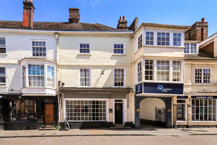 2 Bedroom Flat For Sale In High Street, Salisbury, Wiltshire, SP1