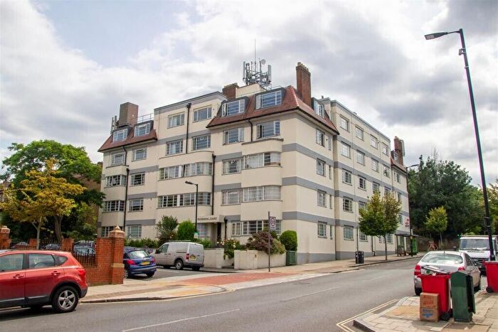 3 Bedroom Flat To Rent In Forest Hill Road, London, SE22