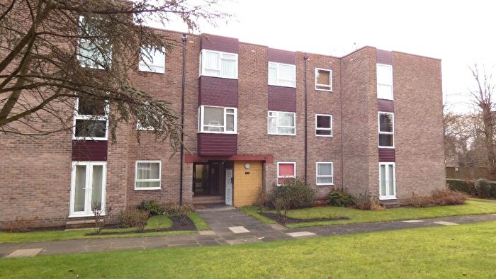 2 Bedroom Flat For Sale In Park Villa Court, Leeds, West Yorkshire, LS8
