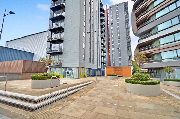 1 Bedroom Flat To Rent In Aquarelle House, City Road, EC1V