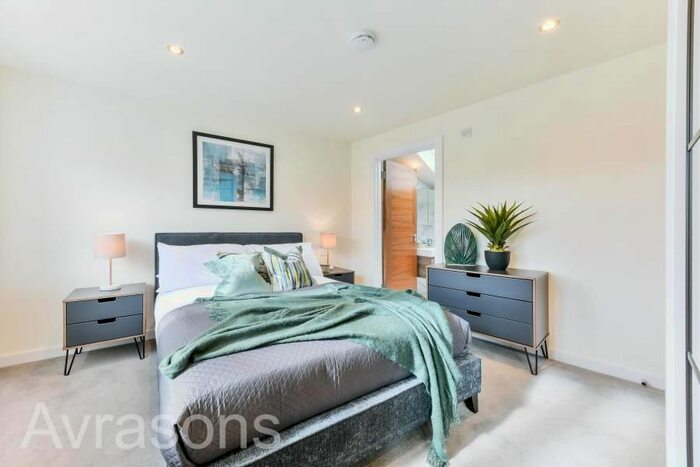 2 Bedroom Flat To Rent In Anderson Mews, London, SW9