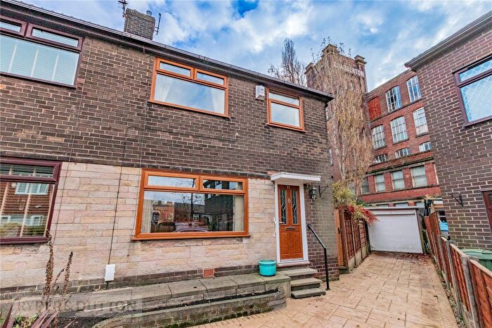 3 Bedroom Semi Detached House For Sale In Bernice Avenue, Chadderton, Oldham, OL9