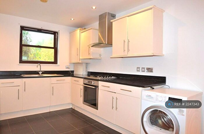 2 Bedroom Flat To Rent In Bedwardine Road, London, SE19