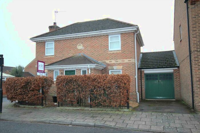 3 Bedroom Detached House To Rent In Keen Close, Fairford Leys, HP19