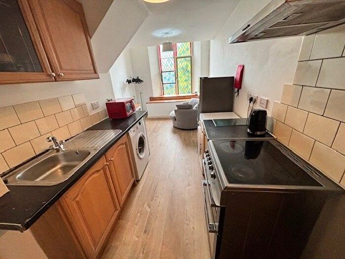 2 Bedroom Flat To Rent In East Street, Newton Abbot, TQ12