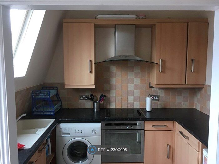 1 Bedroom Flat To Rent In Birnam Road, London, N4
