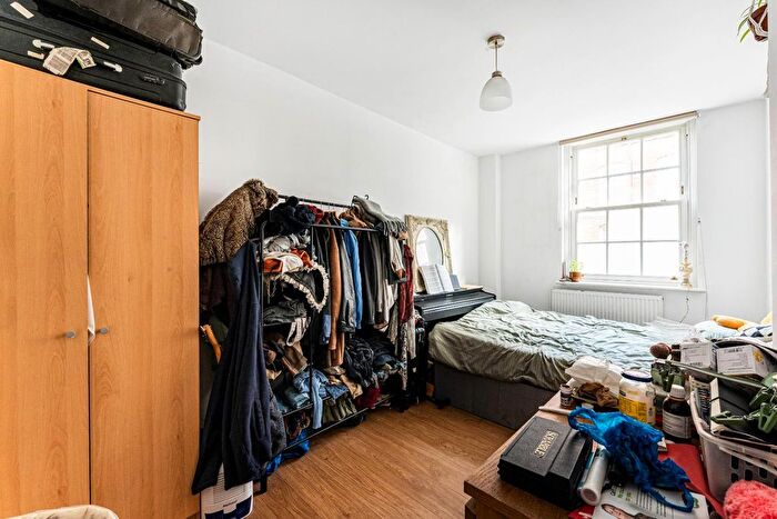 1 Bedroom Flat For Sale In Peabody Estate, Camberwell Green, London, SE5