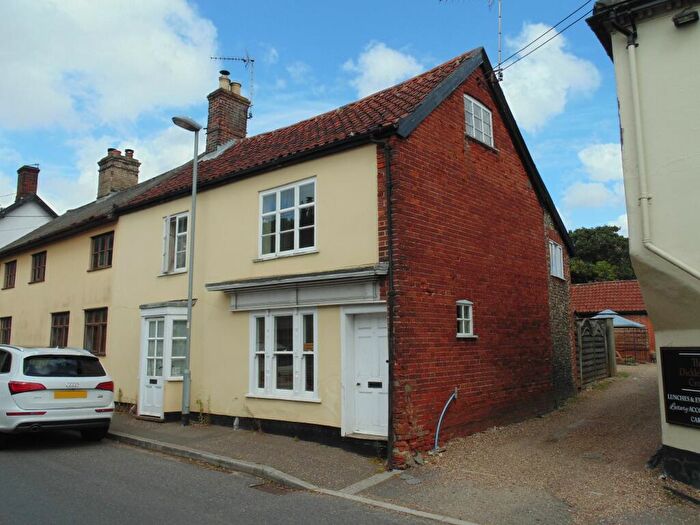 2 Bedroom Cottage To Rent In The Street, Dickleburgh, IP21