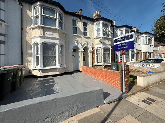 1 Bedroom Flat For Sale In Sheringham Avenue, London, E12