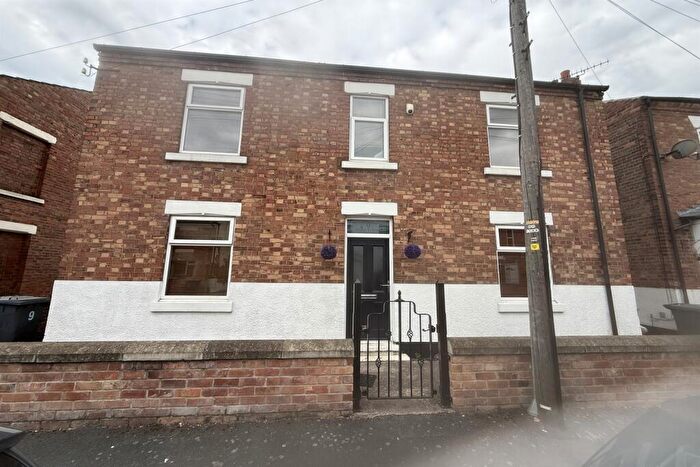 4 Bedroom Terraced House To Rent In Mona Street, Beeston, NG9