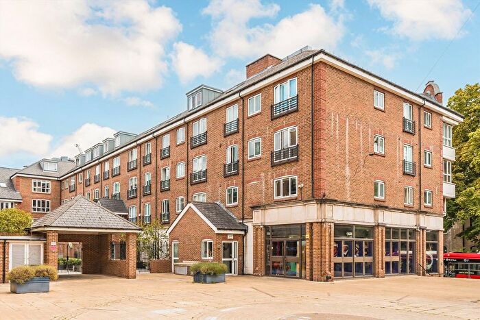1 Bedroom Flat To Rent In High Street, Brentford, TW8