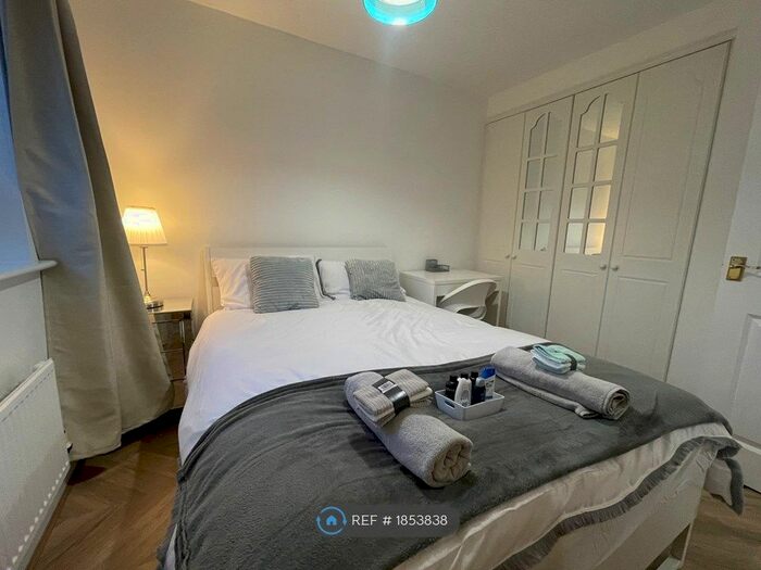 5 Bedroom Semi-Detached House To Rent In Furlong Road, Coventry, CV1