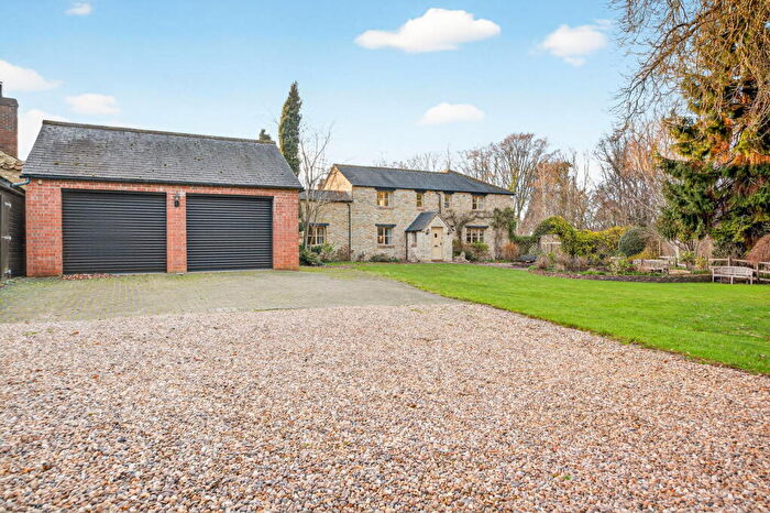 4 Bedroom Barn Conversion For Sale In Grange Farm Barns, Geddington, NN14