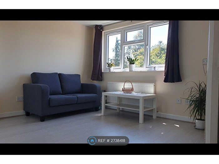 Studio To Rent In Coles Green Rd, London, NW2