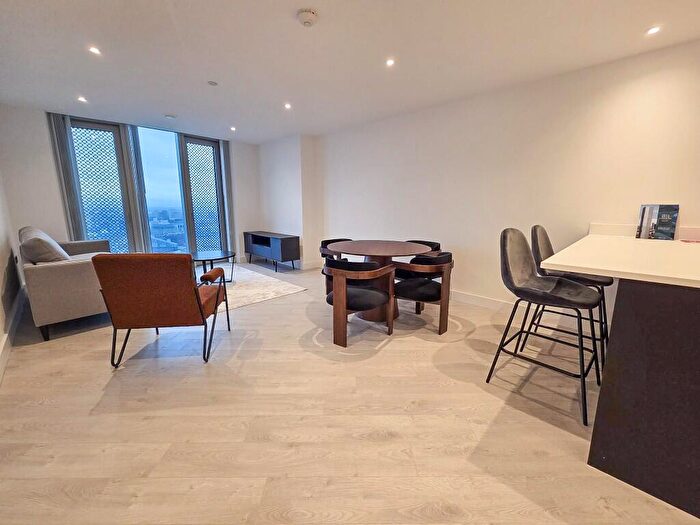 2 Bedroom Apartment To Rent In Trinity Way, Manchester, Greater Manchester, M3