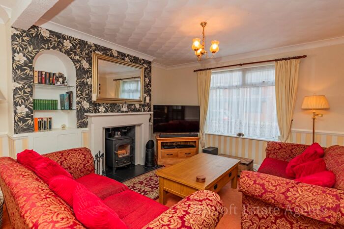 3 Bedroom End Of Terrace House For Sale In Lacon Road, Caister-On-Sea, NR30