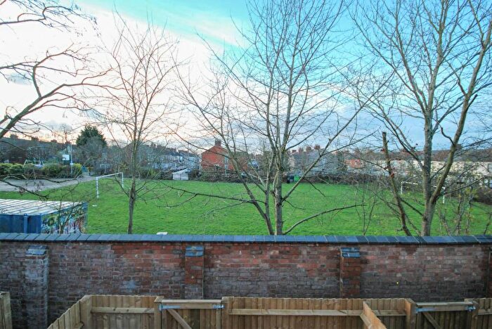 2 Bedroom End Of Terrace House To Rent In Oxford Street, Rugby, CV21