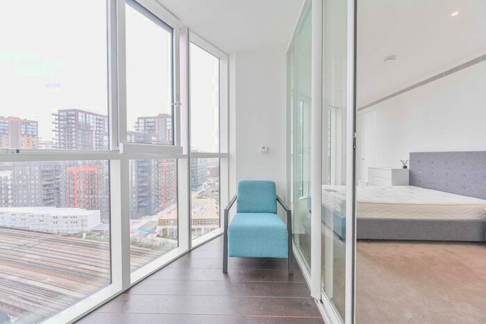 2 Bedroom Flat To Rent In Wandsworth Road, Nine Elms, London, SW8