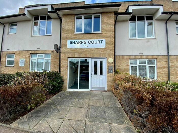 2 Bedroom Flat To Rent In Sharps Court, Hitchin, SG4