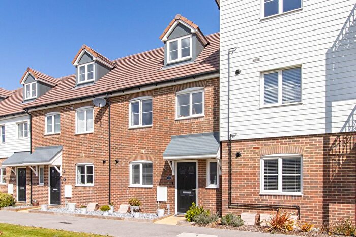 4 Bedroom Semi-Detached House For Sale In Lynx Street, Margate, CT9